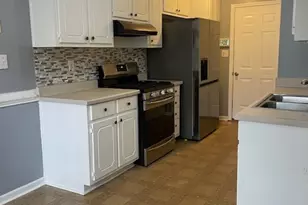 190 Oakwood Cir, Stockbridge, GA 30281 - Photo 3