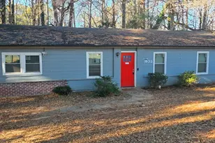 1032 Valley View Rd SE, Atlanta, GA 30315 - Photo 1