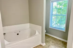 646 Lakes Cir, Lithonia, GA 30058 - Photo 25