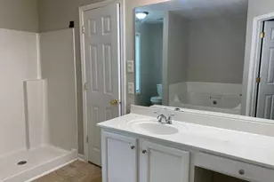 646 Lakes Cir, Lithonia, GA 30058 - Photo 21