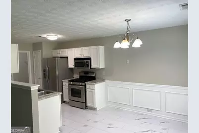 646 Lakes Circle, Lithonia, GA 30058 - Photo 9