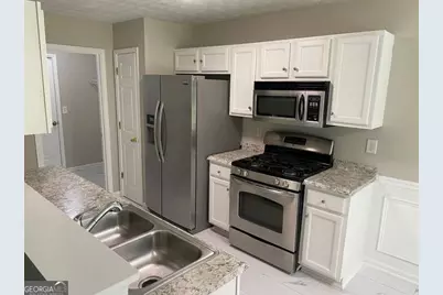 646 Lakes Circle, Lithonia, GA 30058 - Photo 7