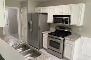 646 Lakes Cir, Lithonia, GA 30058 - Photo 7