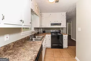 3470 Valley Oaks Rd, Lithonia, GA 30038 - Photo 5