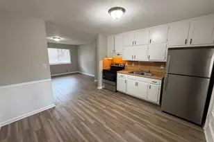 816 Jesters Lake Dr, Jonesboro, GA 30236 - Photo 5