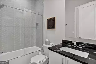 4012 Hazel Nut Ln, Atlanta, GA 30342 - Photo 29