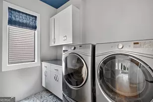 4012 Hazel Nut Ln, Atlanta, GA 30342 - Photo 37