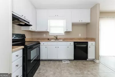 2697 Heritage Lane, Morrow, GA 30260 - Photo 7