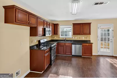 1004 Baltic Way, Lithonia, GA 30058 - Photo 15