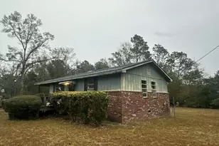 572 Rentz St, Swainsboro, GA 30401 - Photo 7