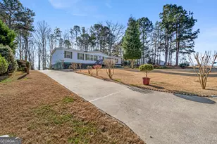 429 Graystone Dr, Winder, GA 30680 - Photo 3