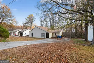 1009 Salisbury Trail, Riverdale, GA 30296 - Photo 3