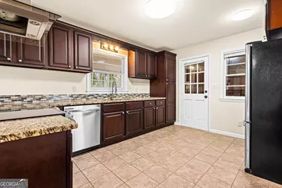 816 Valley Creek Drive, Stone Mountain, GA 30083 - Photo 5