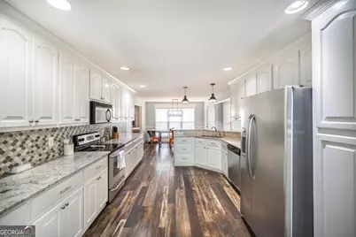 302 Erin Way, Warner Robins, GA 31088 - Photo 11