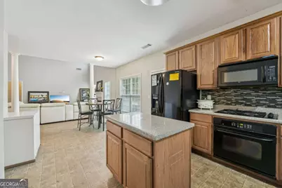 2393 Shady Maple Lane, Loganville, GA 30052 - Photo 9