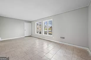 2127 Golfview Dr SE, Conyers, GA 30013 - Photo 9