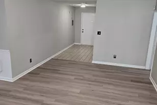 621 Maple Dr, Riverdale, GA 30274 - Photo 9