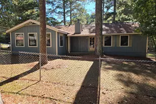 621 Maple Dr, Riverdale, GA 30274 - Photo 3