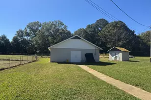 860 Indian Springs Dr, Forsyth, GA 31029 - Photo 5