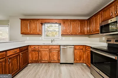 310 Lakefront Drive, McDonough, GA 30253 - Photo 5