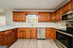 310 Lakefront Dr, McDonough, GA 30253 - Photo 5