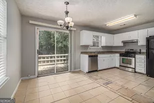 5913 Summerglen Ln, Atlanta, GA 30349 - Photo 3