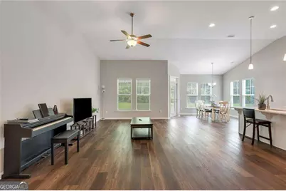 128 Clearwater Drive, Brunswick, GA 31523 - Photo 3