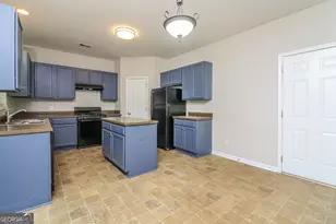 2570 Kolb Manor Cir SW, Marietta, GA 30008 - Photo 9