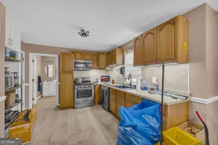 365 Falling Timber Ct, Stockbridge, GA 30281 - Photo 17