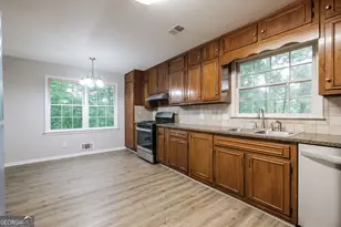 1672 Briarbend Ct, Stone Mountain, GA 30088 - Photo 11