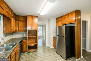 1672 Briarbend Ct, Stone Mountain, GA 30088 - Photo 9