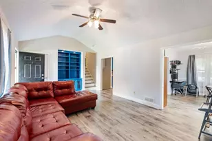 443 Rhett Dr, Loganville, GA 30052 - Photo 3