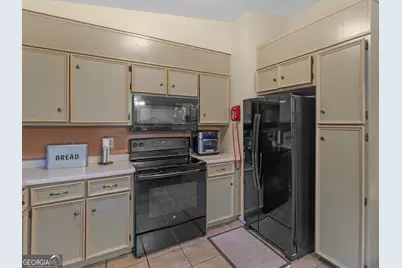 9043 Raven Drive, Jonesboro, GA 30238 - Photo 13