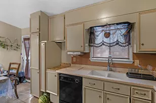 9043 Raven Dr, Jonesboro, GA 30238 - Photo 11