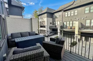 6580 Aria Village Dr, Atlanta, GA 30328 - Photo 19