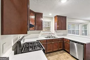 401 Streamview Ln, Stockbridge, GA 30281 - Photo 13