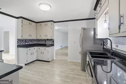 560 Clubhouse Drive SE, Conyers, GA 30094 - Photo 15