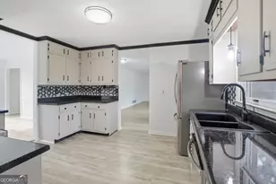 560 Clubhouse Dr SE, Conyers, GA 30094 - Photo 15