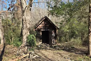 646 Walters Rd, Lavonia, GA 30553 - Photo 5