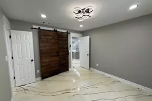 2526 Center St NW, Atlanta, GA 30318 - Photo 5