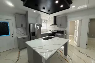 2526 Center St NW, Atlanta, GA 30318 - Photo 3