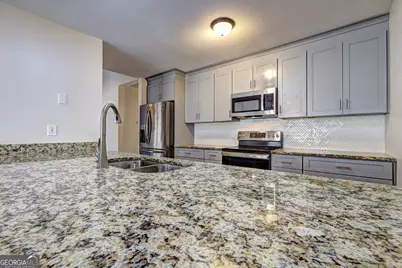 17 Carey Court, Grantville, GA 30220 - Photo 3