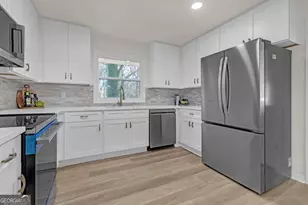 2418 Meadow Lark Dr, East Point, GA 30344 - Photo 11