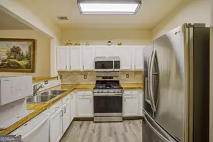 2706 Heathrow Dr, Lawrenceville, GA 30043 - Photo 7