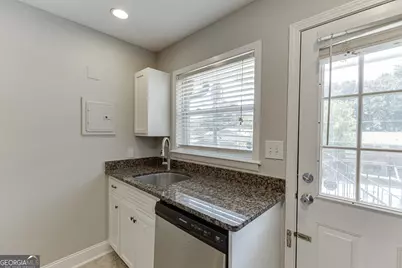 4282 Roswell Road #D2, Atlanta, GA 30342 - Photo 19