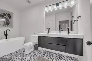 825 Highland Ln NE, Atlanta, GA 30306 - Photo 1