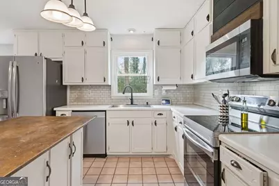 993 Medina Drive SW, Lilburn, GA 30047 - Photo 17