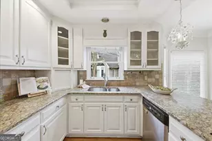 37 Plantation Dr NE, Atlanta, GA 30324 - Photo 29