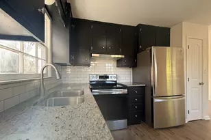 239 E Doyle St, Toccoa, GA 30577 - Photo 9