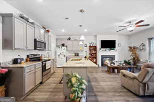 7503 Knoll Hollow Rd, Lithonia, GA 30058 - Photo 9